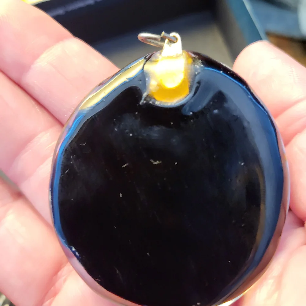 Source‎ Unknown Colorful Glass Pendant Necklace Set